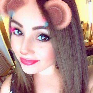 Meet your Posher, Daniela